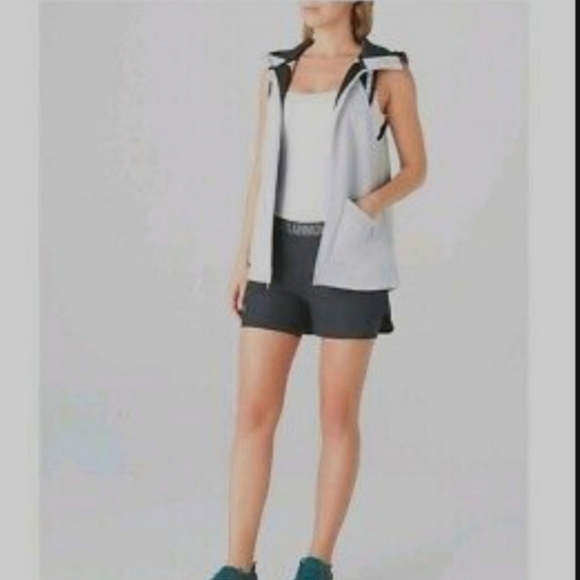 Under Armour womens Under Armour Women's Move Vest - Picture 2 of 5